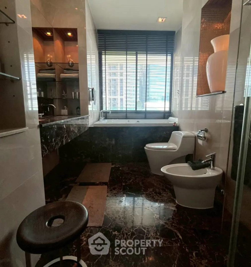 รูป คอนโด 2-ห้องนอน ที่ เลอ รัฟฟิเน่ สุขุมวิท 39 คอนโดมิเนียม ใกล้ BTS พร้อมพงษ์ (ID 2828397) - รูปที่ 10/10