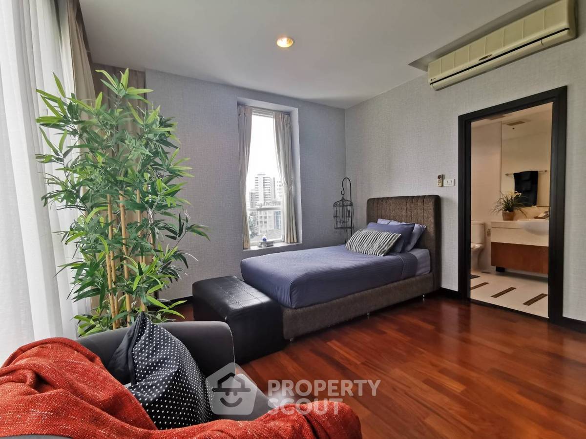 picture 3-BR Condo at Wilshire near BTS Phrom Phong (ID 2725895) - 4/11