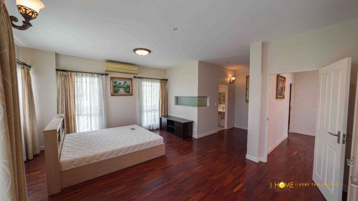 picture A house two storey for rent with 3 bedrooms,4 toilets and 1 kitchen. #ASS-H0260 - 34/38