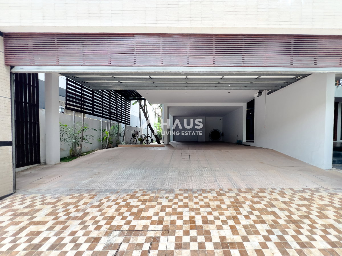 picture Beverly Hills Chaengwattana / 5 Bedrooms #HCWT055 - 48/54