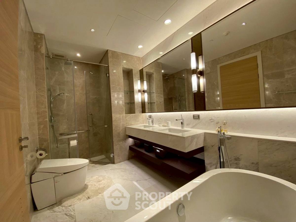 picture 3-BR Condo at Sindhorn Residence near BTS Ratchadamri (ID 2881649) - 10/12