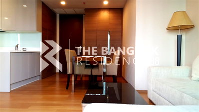 Condos for rent : Best Location Condo for City Dwellers The Address Asoke near MRT Phetchaburi Station