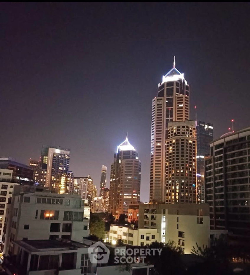 รูป คอนโด 2-ห้องนอน ที่ นาวิน คอร์ท คอนโดมิเนียม ใกล้ BTS เพลินจิต (ID 1784694) - รูปที่ 4/6