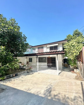 Single House for Rent at Udomsuk 48, Sukhumvit 103 Beautiful garden-style home in a peaceful atmosphere Fully furnished & Pet Friendly 
