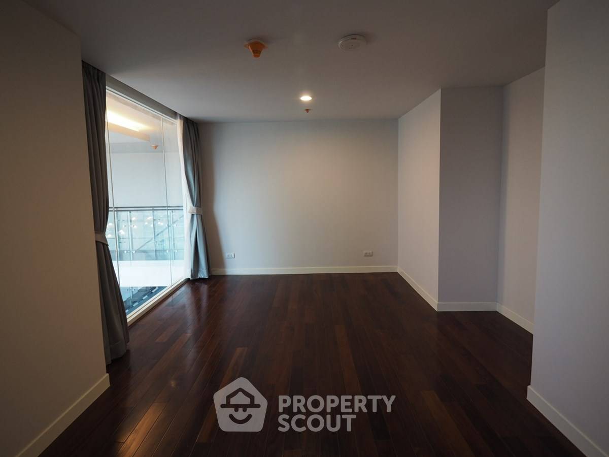 picture 4-BR High-Floor 295 Sqm Condo For Rent, Circle Condominium Near MRT Phetchaburi (ID 2874514) - 26/30