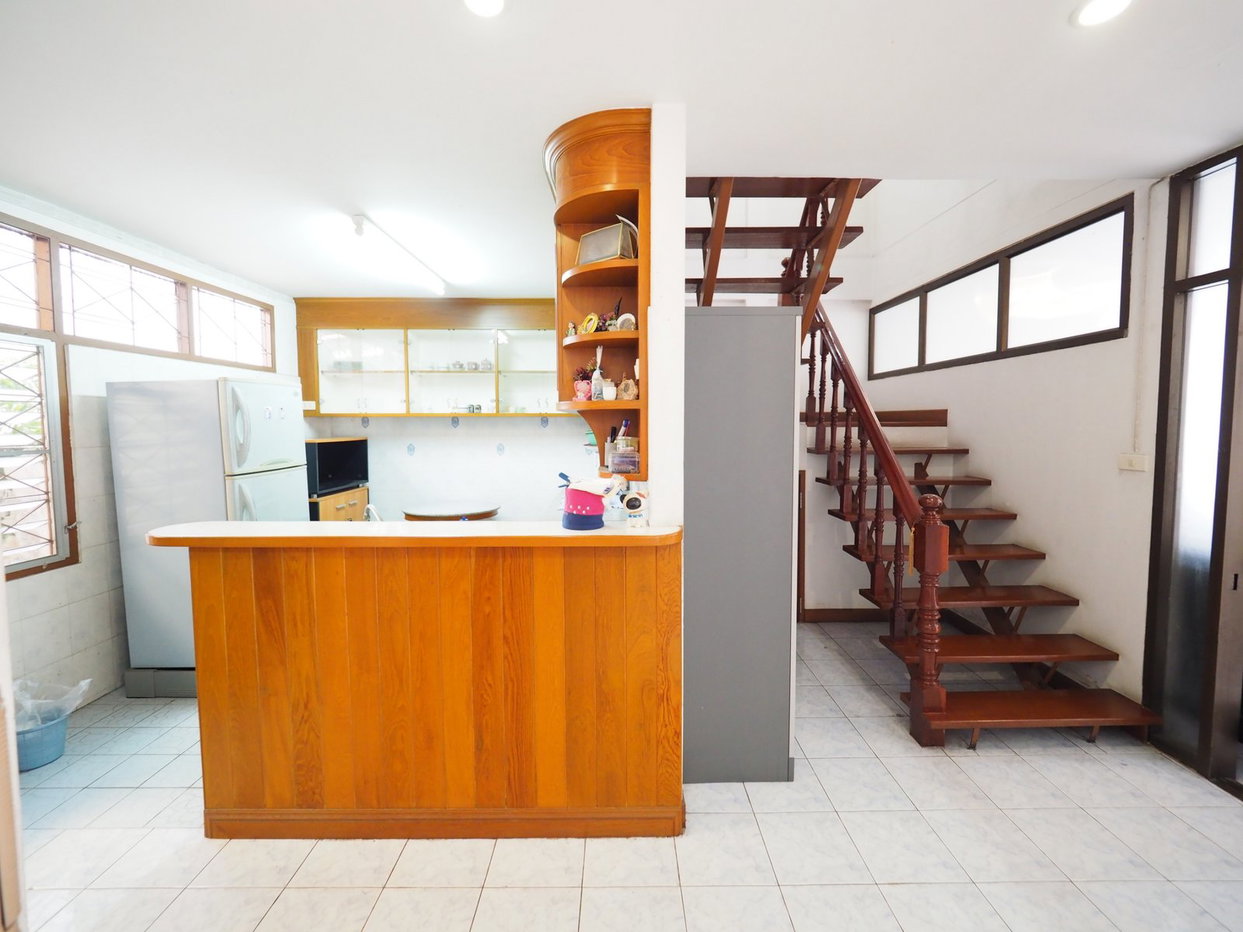 รูป LTHC15614 – Single House for Sale Rama 3 | Spacious Family Residence | Near Central Rama 3 | 12.1 MB | บ้านเดี่ยวขาย พระราม 3 ห้องกว้าง เหมาะสำหรับครอบครัว - รูปที่ 1/7