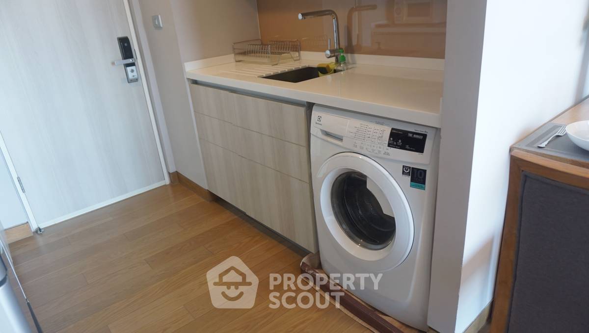 picture 2-BR Condo at The Lumpini 24 near BTS Phrom Phong (ID 2738940) - 6/17