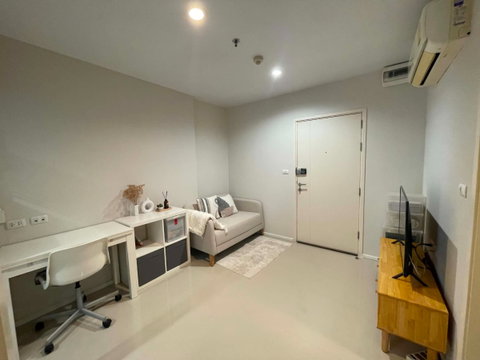 ** Flash Deal** Aspire Rama 9 ( 1Bed 1Bath 32SQM.) Newly renovated