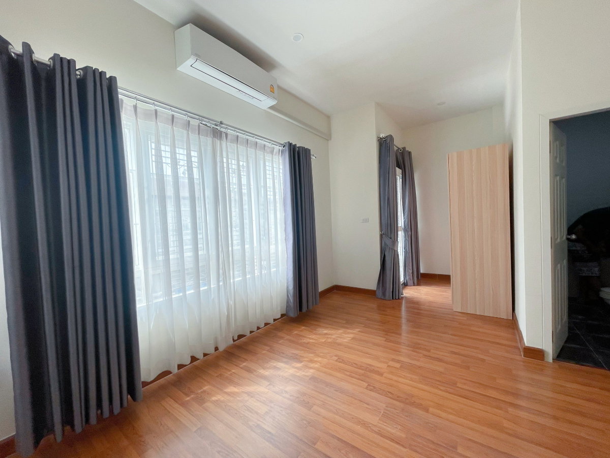 picture House for Sales in Prime Location - 3/22