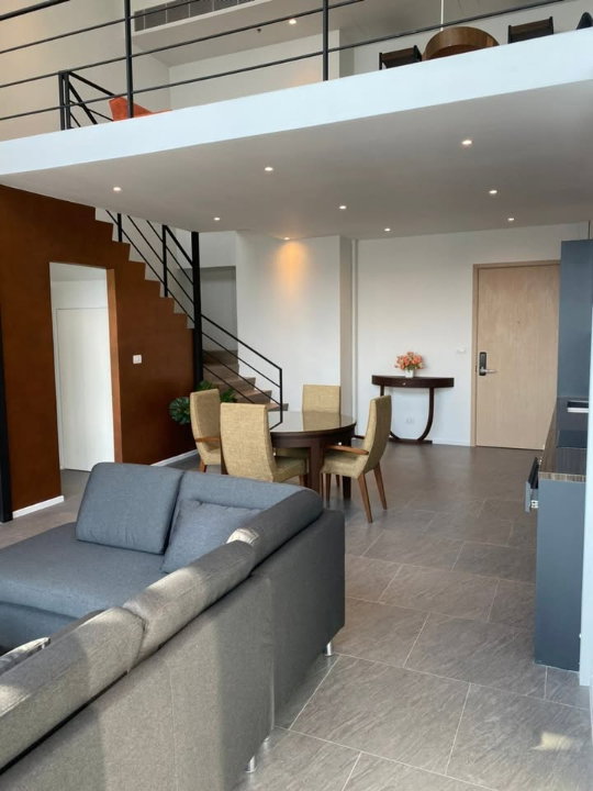 picture SL181/[For Rent] Luxurious duplex with high ceilings. Large unit, 29th floor, Sky-Zone level: The Lofts Silom - 7/10