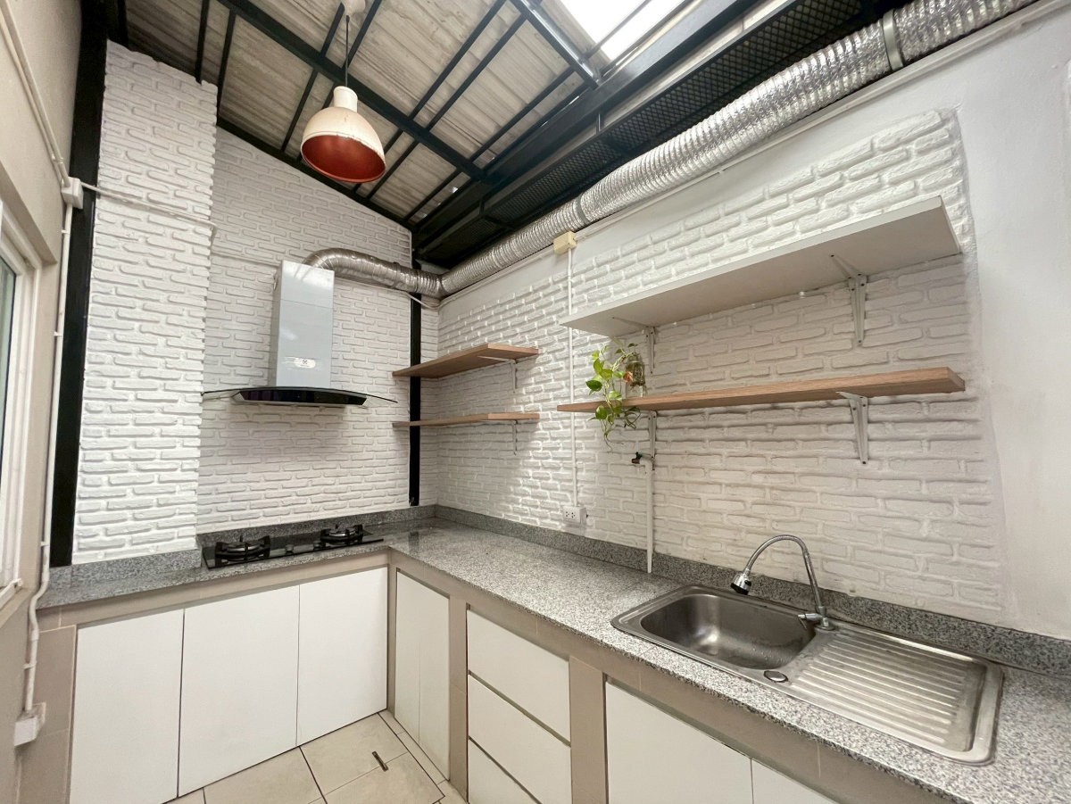 picture House for Sales in Prime Location - 9/22