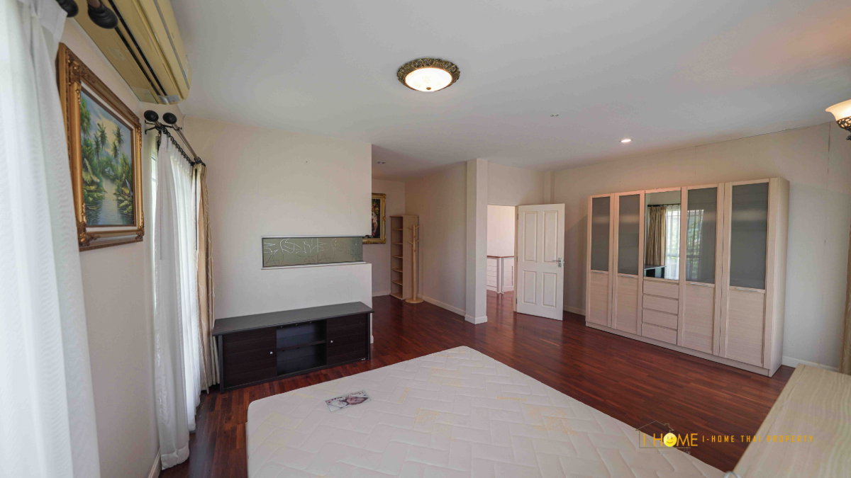 picture A house two storey for rent with 3 bedrooms,4 toilets and 1 kitchen. #ASS-H0260 - 35/38