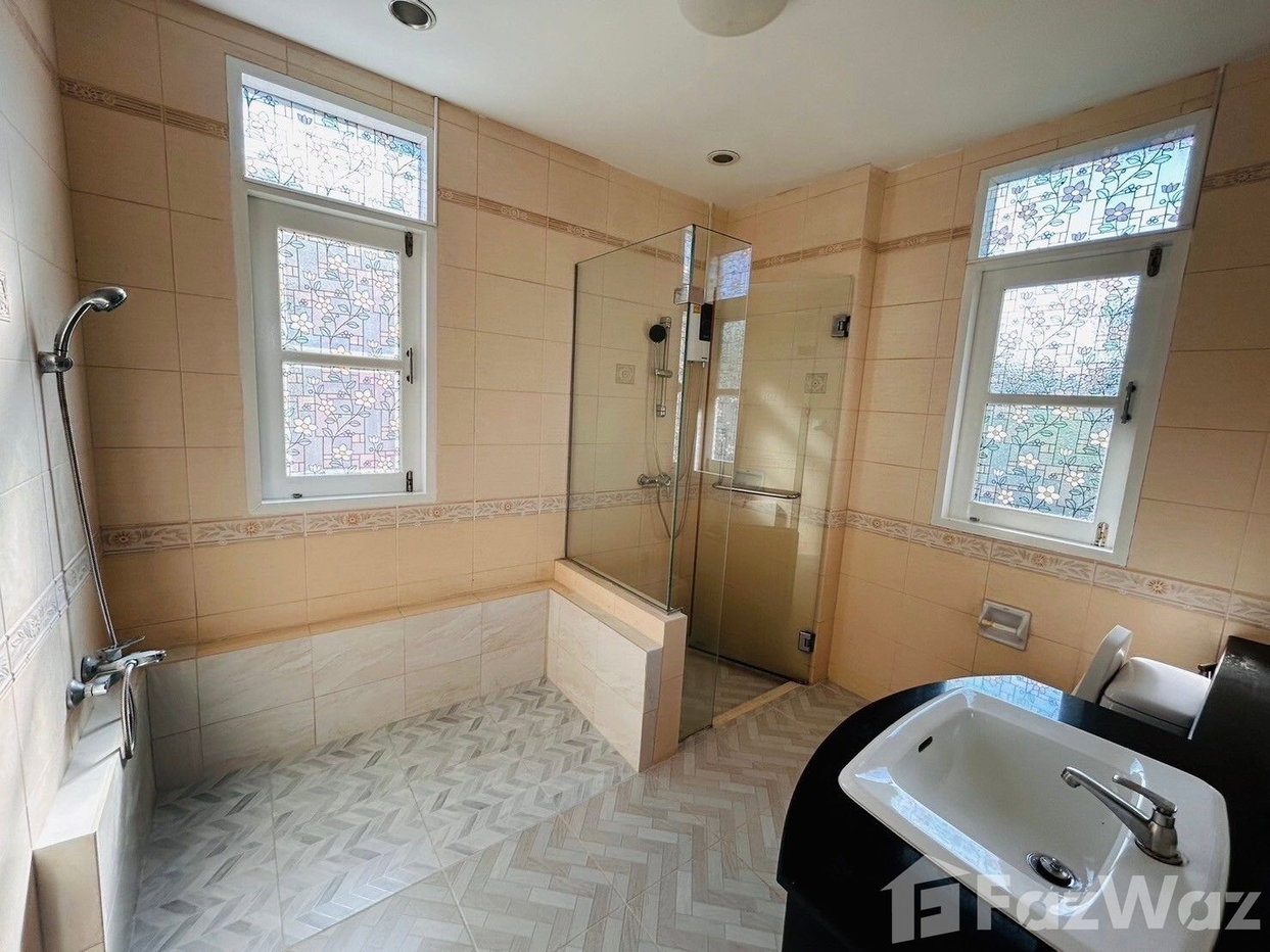 picture Golden Nakara For Rent 1722360 - 10/14