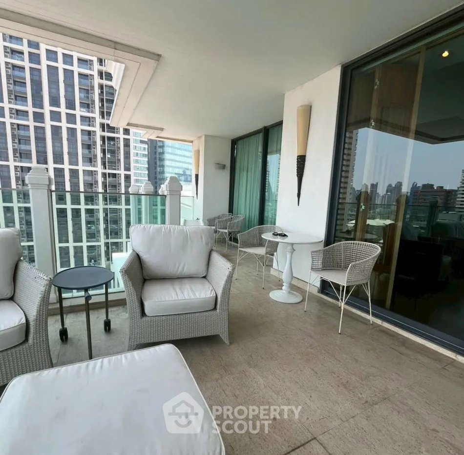 รูป คอนโด 2-ห้องนอน ที่ เลอ รัฟฟิเน่ สุขุมวิท 39 คอนโดมิเนียม ใกล้ BTS พร้อมพงษ์ (ID 2828397) - รูปที่ 6/10