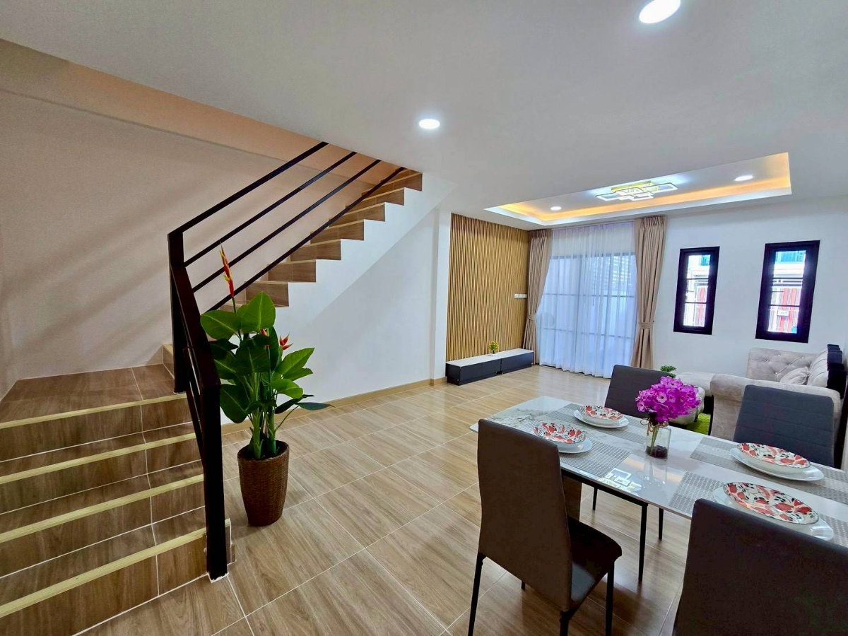 รูป ทาวน์เอ้าส์ รีโนเวทใหม่ ทำเลดี หมู่บ้านสุขสบาย ถ.ลาดพร้าว87 แยก10 แขวงคลองเจ้าคุณสิงห์ เขตวังทองหลาง ใกล้รถไฟฟ้าสายสีเหลือง - รูปที่ 11/21