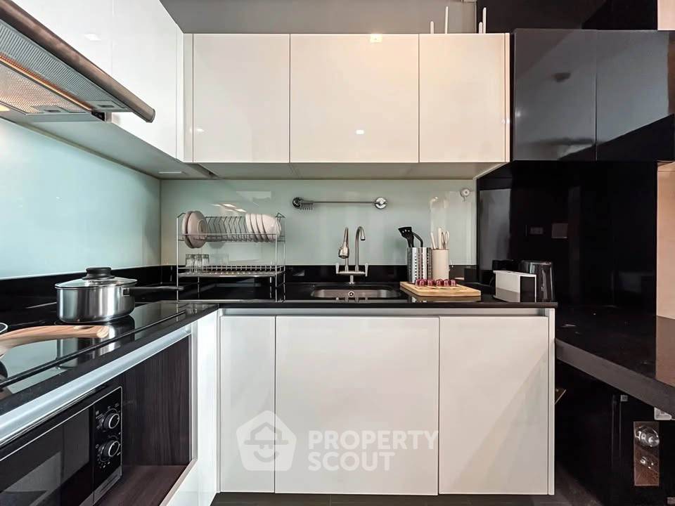 picture 2-BR Condo at Quinn Condo Ratchada 17 near MRT Sutthisan (ID 2878495) - 8/16