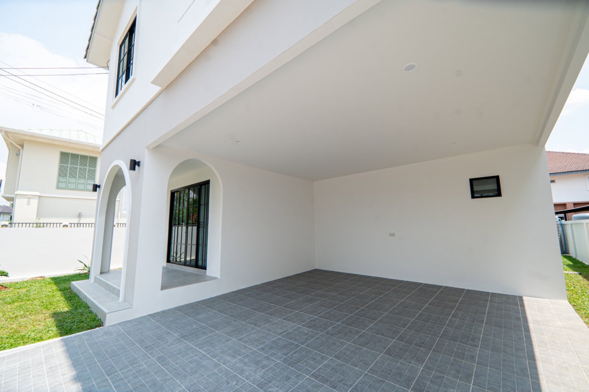 picture Two-storey detached house for rent with 5 bedrooms and 4 toilets. #AHD-H1097 - 4/27