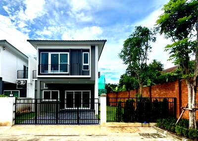 Houses for rent Chiang Mai :  Two storey house for rent with 3 bedrooms,3 toilets and 1 kitchen.    #AMR-H0289 
