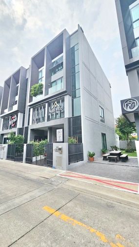 ให้เช่าทาวน์โฮม 3 ห้องนอน 22.5 ตร.ว. เจดับบลิว เออเบิร์น โฮม ออฟฟิศ