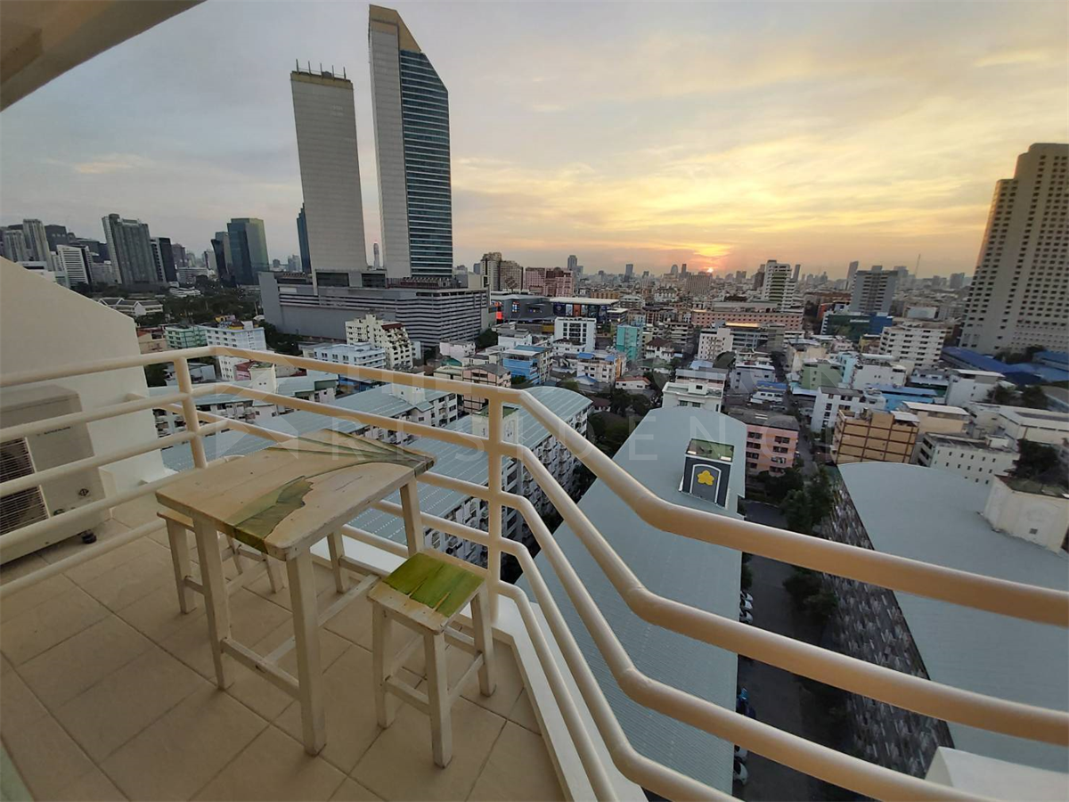 picture City Living Ratchada  Cool Condo, Central City Location - 4/10