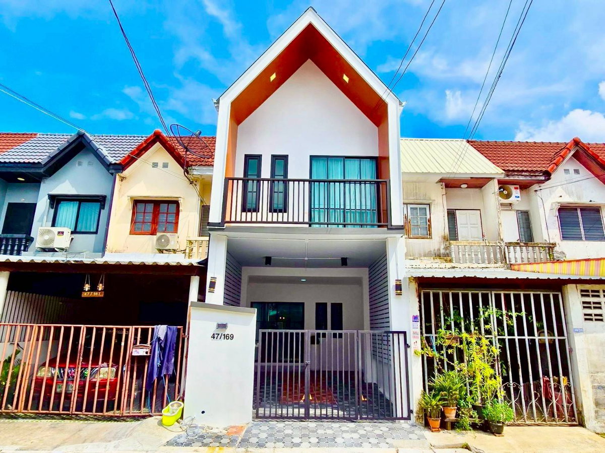 รูป ทาวน์เฮ้าส์ รีโนเวทใหม่ ทำเลดี หมู่บ้านลีลา ถ.นิมิตรใหม่ 3/1 มีนบุรี ใกล้ตลาดมีนบุรี รถไฟฟ้าสายสีชมพู - รูปที่ 1/18