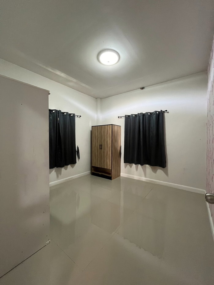 รูป บ้านในโครงการทำเลย่านเศรษฐกิจ พร้อมคลับเฮ้าส์และสระว่ายน้ำในโครงการ พร้อมระบบรักษาความปลอดภัย 24 ชม. #CHD101820 - รูปที่ 12/27