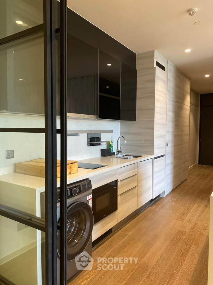 picture 1-BR Condo at Muniq Langsuan near BTS Ratchadamri (ID 2938119) - 3/21
