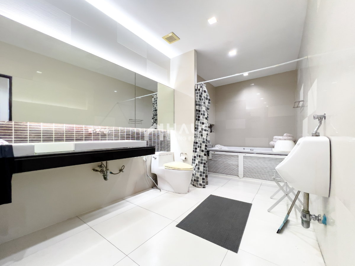 picture Beverly Hills Chaengwattana / 5 Bedrooms #HCWT055 - 8/54