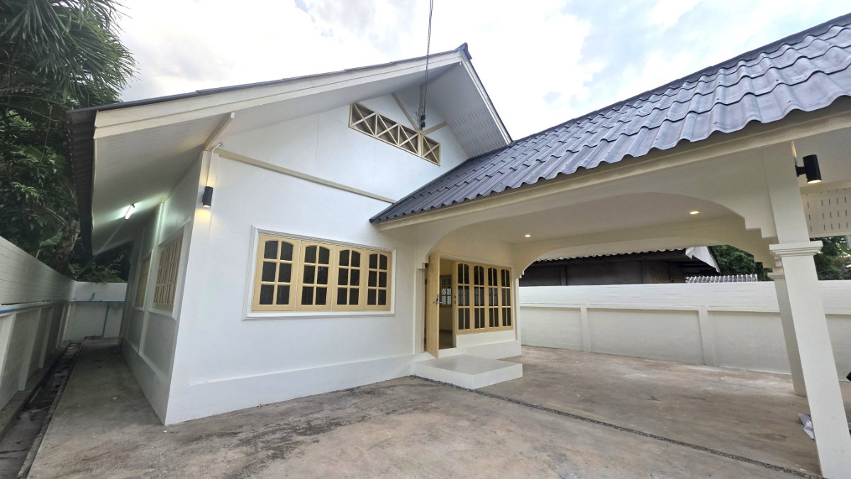 รูป บ้านนอกโครงการ รีโนเวทใหม่ ใกล้สิ่งอำนวยความสะดวก #CMR100288 - รูปที่ 3/25