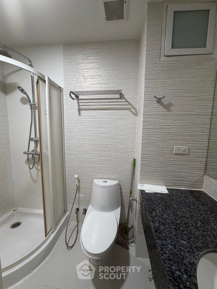 picture 2-BR Condo at Baan Thanon Sarasin Condominium near BTS Ratchadamri (ID 1995884) - 15/20