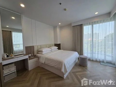 Beautifully decorated and ready to move in 6404098