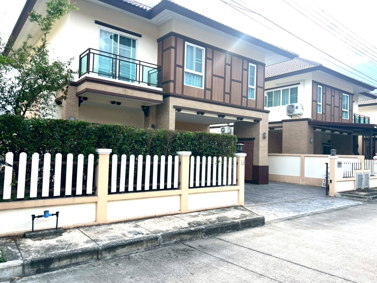 รูป  บ้านในโครงการทำเลย่านเศรษฐกิจ พร้อมคลับเฮ้าส์และสระว่ายน้ำในโครงการ พร้อมระบบรักษาความปลอดภัย 24 ชม  #CSP100925 - รูปที่ 3/17