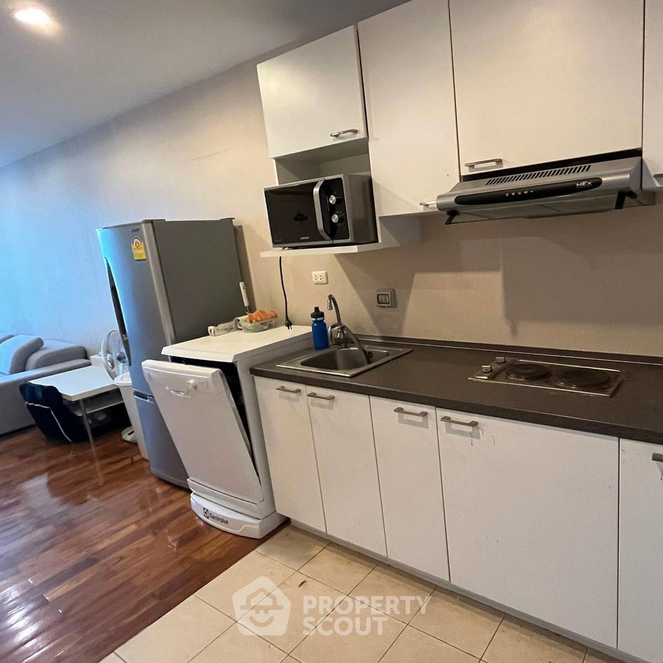 picture 2-BR Condo at The Niche Sukhumvit 49 near MRT Phetchaburi (ID 670955) - 1/4