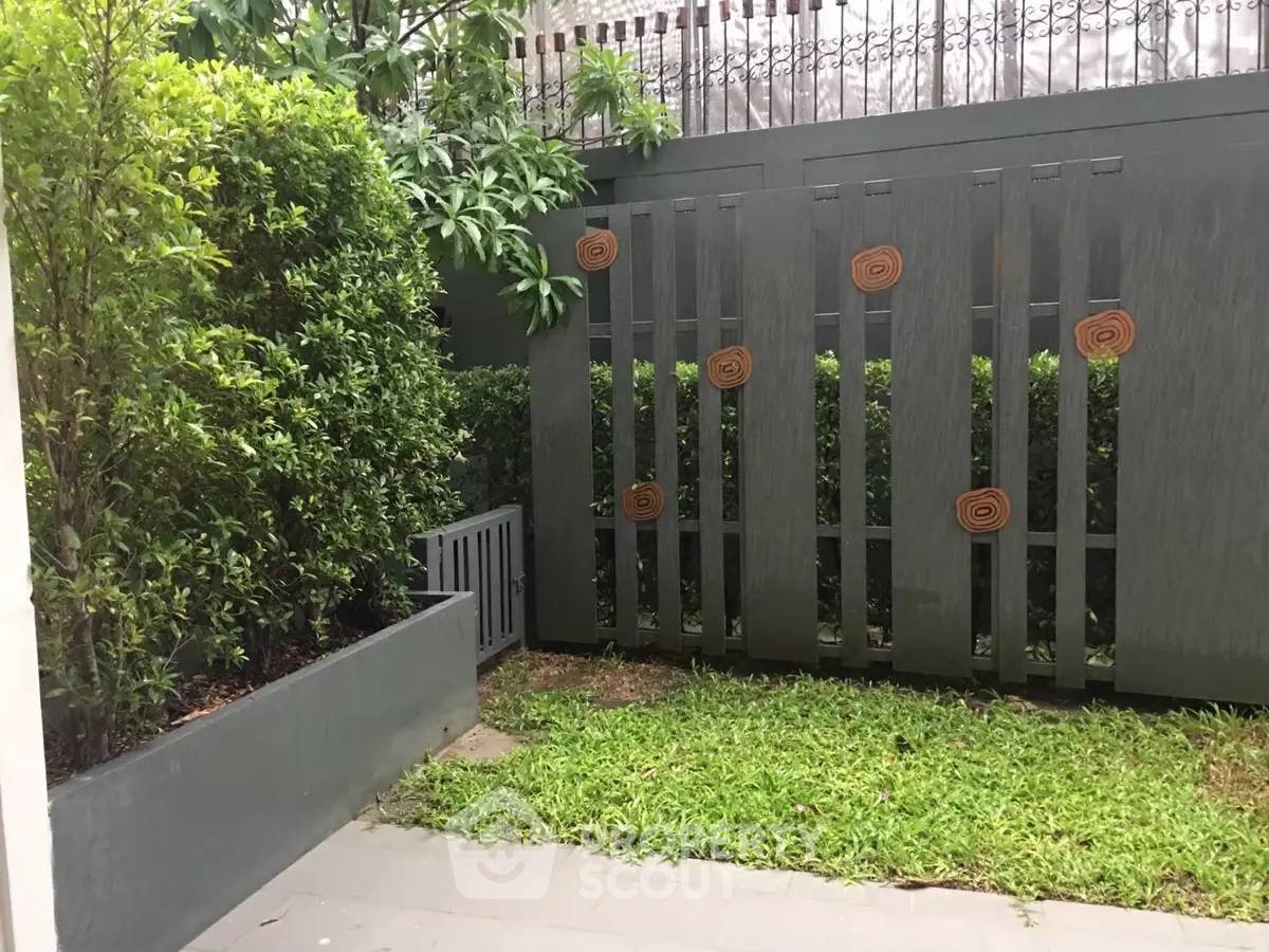 picture 2-BR Condo at Maestro 39 Sukhumvit 39 near BTS Phrom Phong (ID 2873500) - 14/14