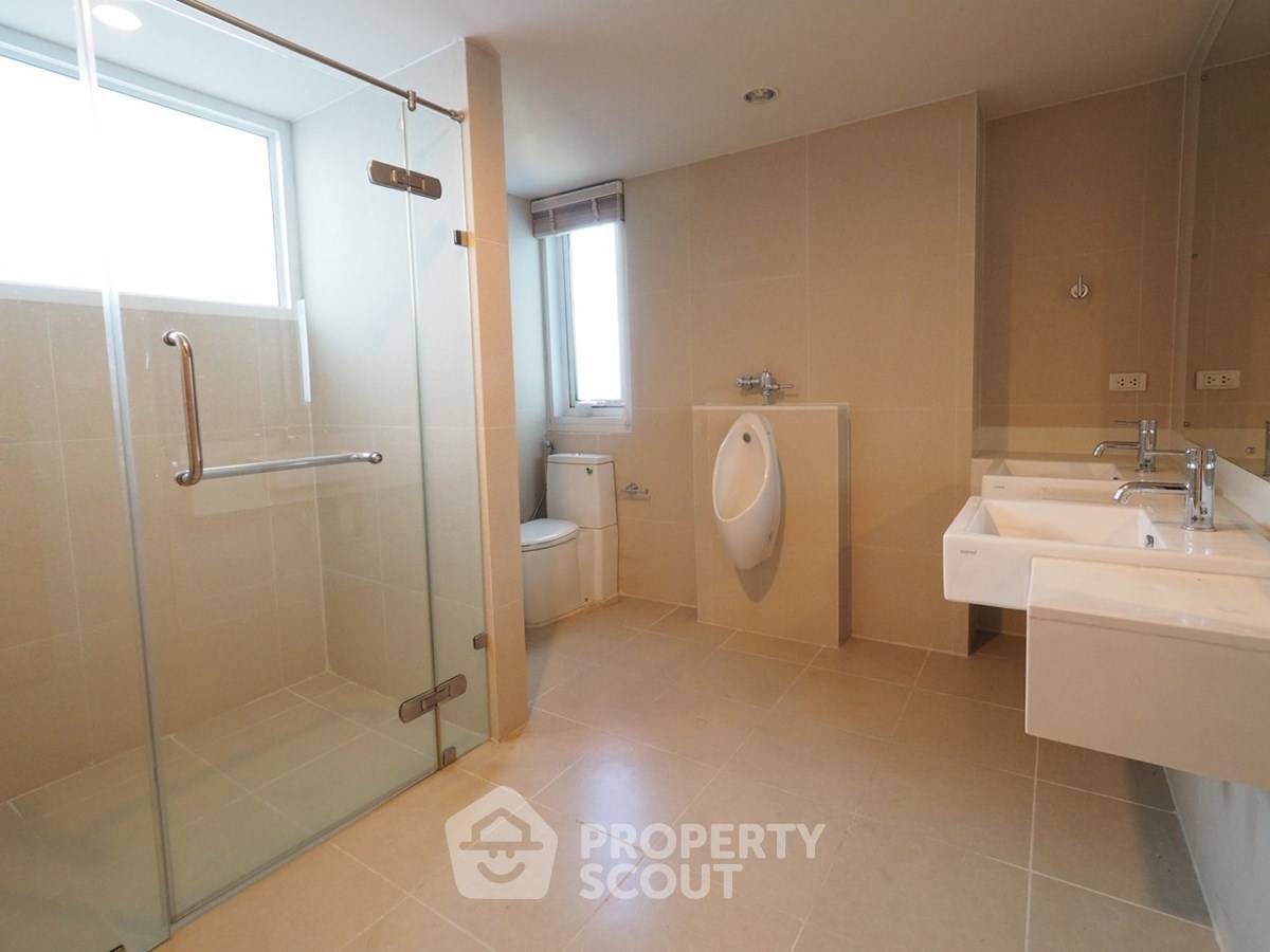 picture 4-BR High-Floor 295 Sqm Condo For Rent, Circle Condominium Near MRT Phetchaburi (ID 2874514) - 21/30