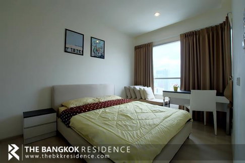 Life Ratchadapisek near MRT Huai Khwang Station Easy Travel, Fully Utilized Space