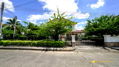 Houses for rent San Sai Chiang Mai : A house two storey for rent with 3 bedrooms,4 toilets and 1 kitchen.  #ASS-H0260