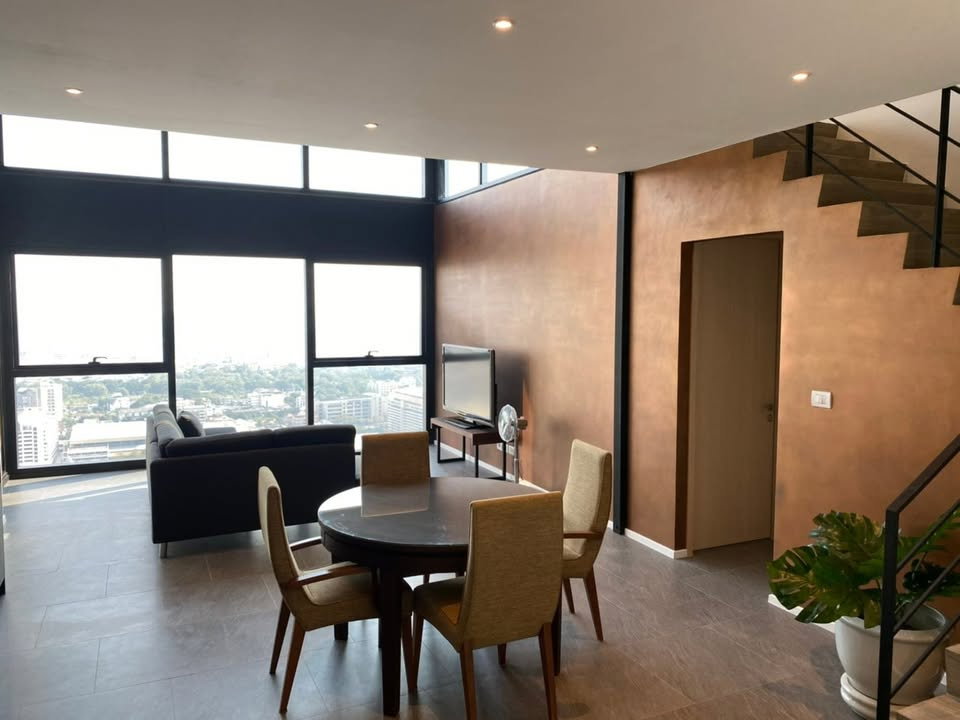 picture SL181/[For Rent] Luxurious duplex with high ceilings. Large unit, 29th floor, Sky-Zone level: The Lofts Silom - 5/10