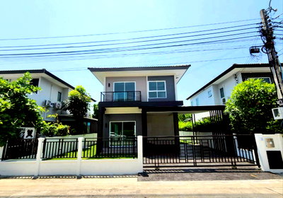 บ้านเดี่ยว นนทบุรี : ขายบ้านรีโนเวทใหม่ โครงการ เซนโทร ราชพฤกษ์ (Centro Ratchapruek)  ใกล้รถไฟฟ้าสายสีม่วงสถานีบางพลู และจุดขึ้นทางด่วนศรีรัช