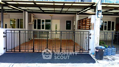 Townhouses for rent : 3-BR Townhouse in Khlong Kum (ID 2950843)