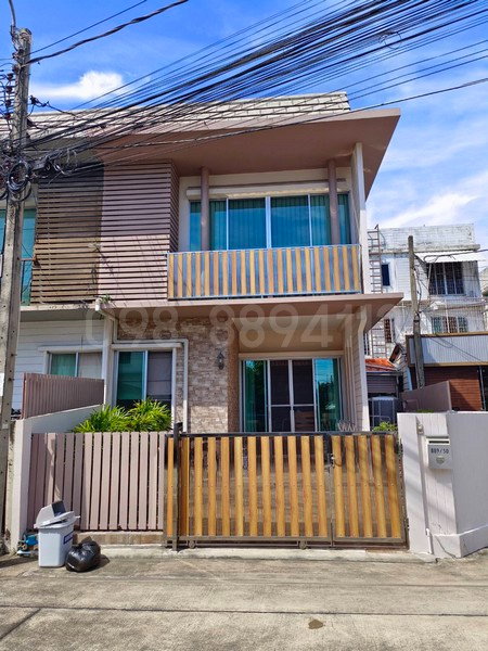 รูป ขายทาวน์เฮ้าส์ 2 ชั้น หลังมุม สภาพสวยพร้อมอยู่ เดอะคัลเลอร์ส วงแหวน เสรีไทย เนื้อที่ 25.1 ตรว 3นอน 2น้ำ แต่งครบพร้อมเข้าอยู่ได้เลย - รูปที่ 1/8