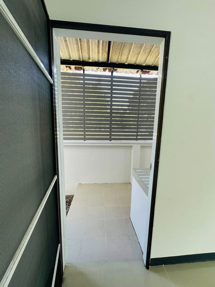 รูป บ้านเดี่ยวสองชั้นในโครงการ ทำเลหางดง เดินทางสะดวก ใกล้ตลาดและแหล่งชุมชน #หางดง ราคาเพียง 2.2 ล้านบาท #CHD101801 - รูปที่ 18/24