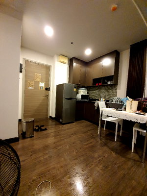 Condos for sale :  POSH PATTAYA CONDO 1Bdr Corner Room 30flr.1 km to Healthland Spa and Massage