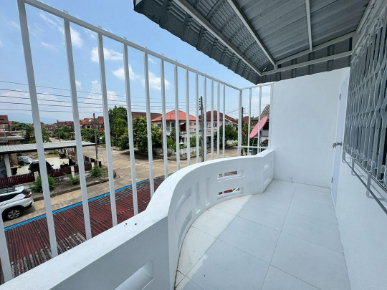 รูป ขายบ้านแฝดสองชั้น บ้านรีโนเวทใหม่ ทำเลใกล้ม.แม่โจ้ #CSS101888 - รูปที่ 9/14