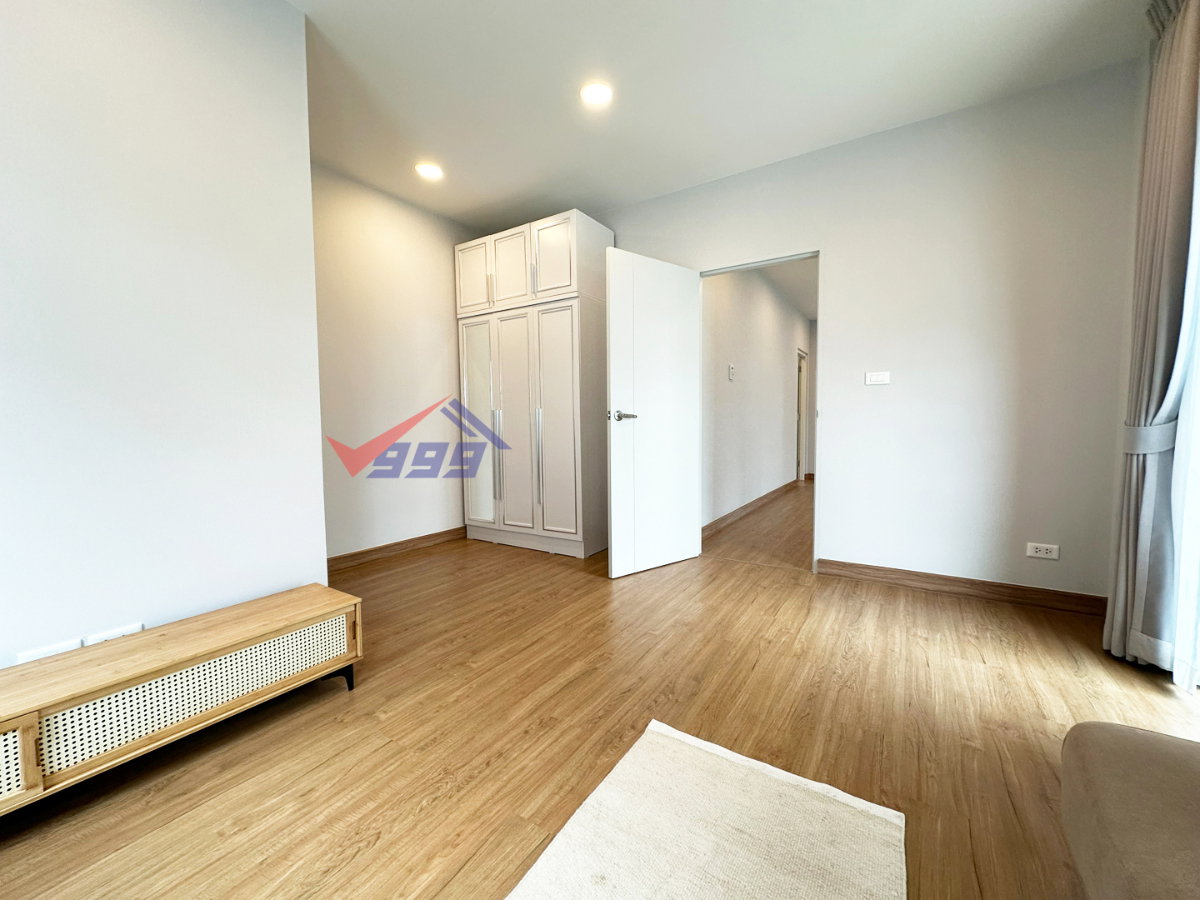 picture 🏡 House for Rent: 4 Bedrooms at Centro Bangna REF. 062HRB  - 23/28