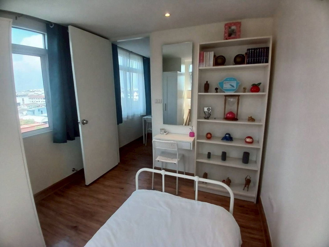รูป ให้ เช่า : J.W. Boulevard Srivara Condominium พื้นที่ 55 ตร.ม. ห้องหัวมุม - รูปที่ 8/12