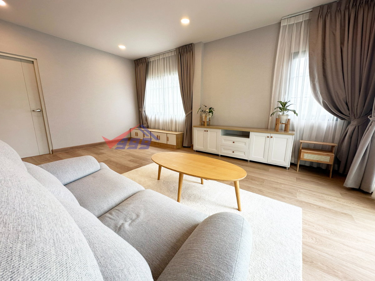 picture 🏡 House for Rent: 4 Bedrooms at Centro Bangna REF. 062HRB  - 3/28