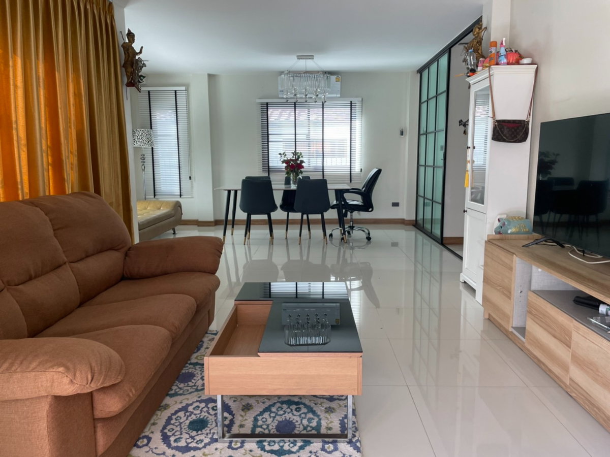picture Two storey house for rent with 4 bedrooms, 3 bathrooms.  #A4-H0446  - 2/14