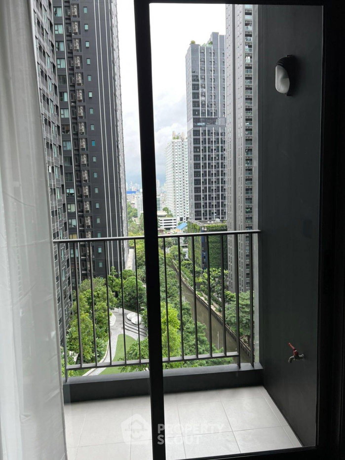 picture 2-BR Condo 47 Sqm In Life Asoke - Rama 9, 300m to MRT Phra Ram 9 (ID 2541734) - 10/11