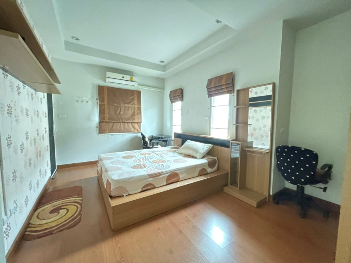 รูป บ้านในโครงการบ้านเงียบสงบ ระบบรักษาความปลอดภัย 24 ชม. บ้านมือสองสภาพใหม่หลังใหญ่ #C4MG100535 - รูปที่ 7/17